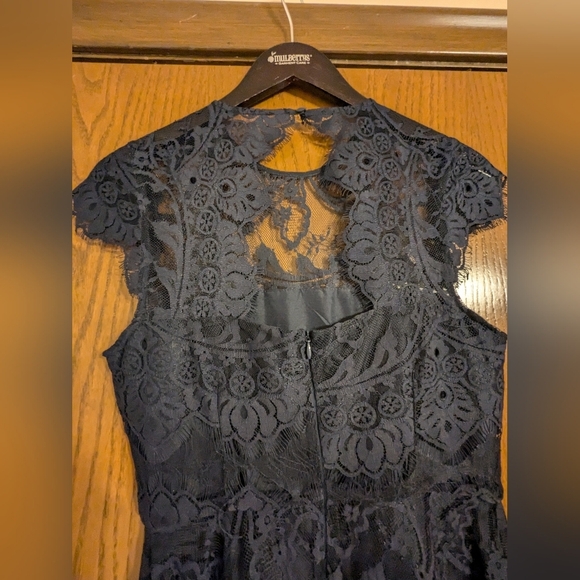 BB Dakota Lace Dress size small - Picture 4 of 4